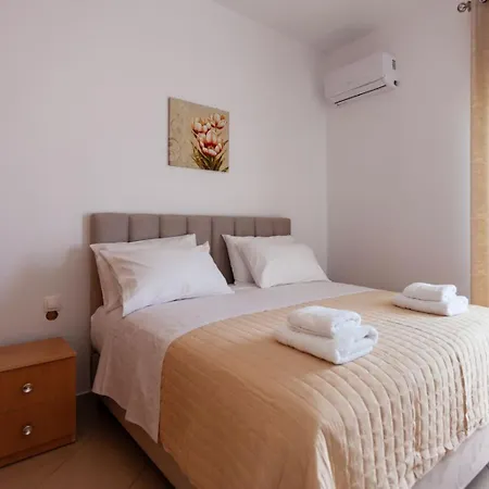 Zacharias Apartamento Himare