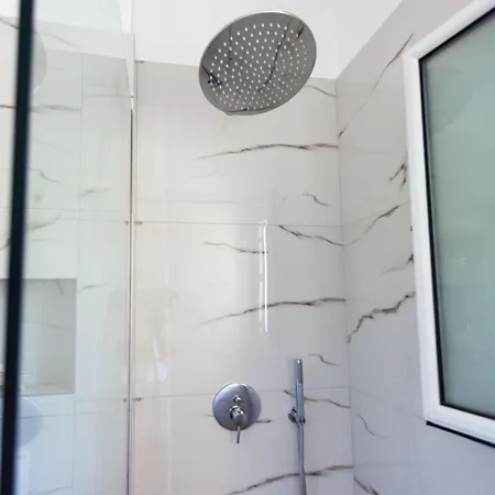 Zacharias Apartment Himare
