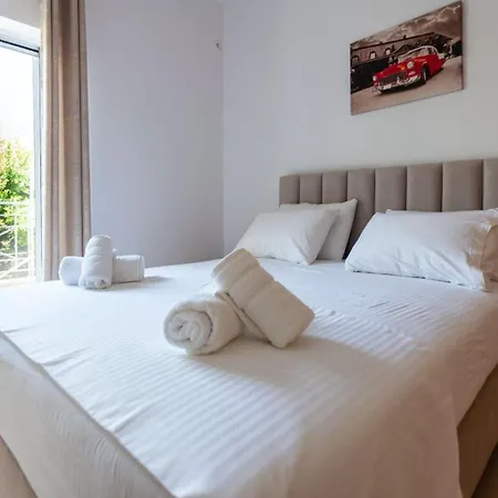 Apartamento Zacharias Himare