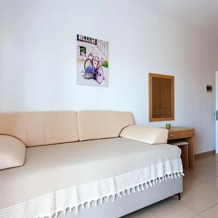 Apartamento Zacharias Himare