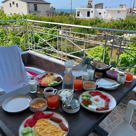 Zacharias Apartment Himare