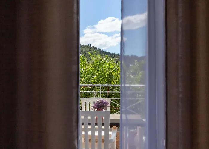 Zacharias Apartment Himare
